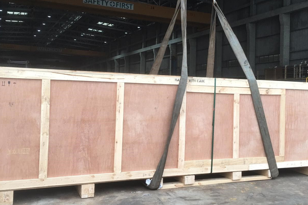 Loading and stuffing of machines and equipment services 5